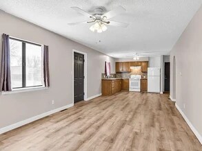 610 N Orchard Ave, Unit B in Canon City, CO - Foto de edificio - Building Photo