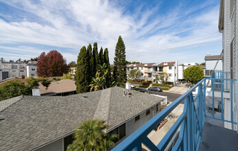 6730 W 86th Pl, Unit 86th Place Apartments in Los Angeles, CA - Foto de edificio - Building Photo