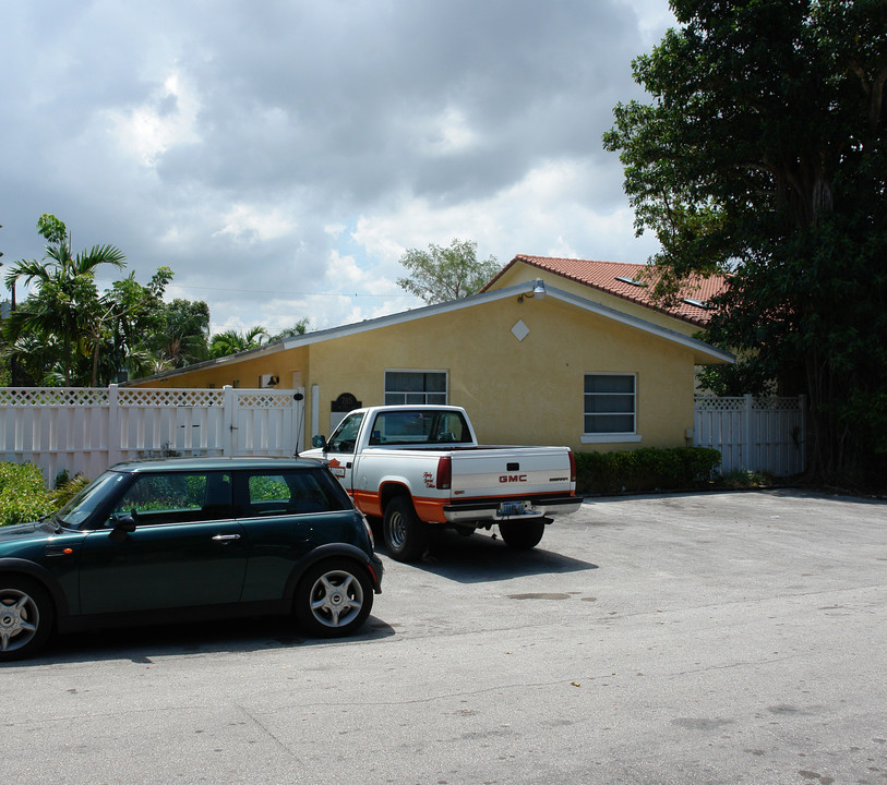 705-709 SW 13th Ave in Fort Lauderdale, FL - Building Photo