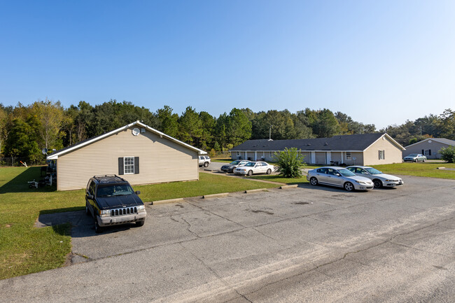 611 Swift St in Albany, GA - Foto de edificio - Building Photo