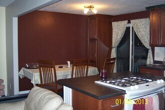 1018 E 9400 S in Sandy, UT - Foto de edificio - Building Photo