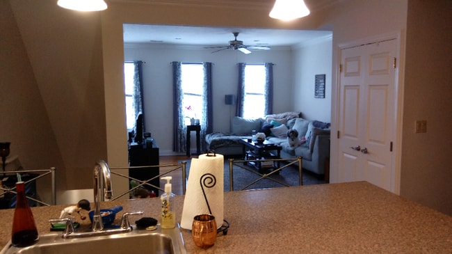 152 Hallock St, Unit 2 in Pittsburgh, PA - Foto de edificio - Building Photo