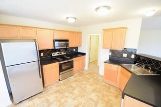 127 Blue Water Dr in Raeford, NC - Building Photo - Building Photo