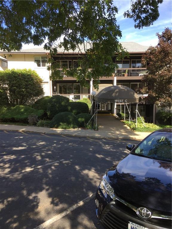 400 Narragansett Pkwy in Warwick, RI - Building Photo - Building Photo