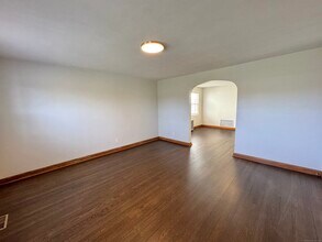 637 Burritt St-Unit -1st Floor in New Britain, CT - Building Photo - Building Photo