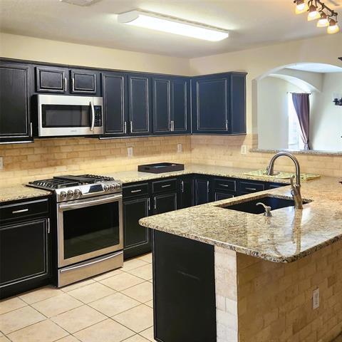 1108 Grand Central Pkwy in Saginaw, TX - Building Photo - Building Photo