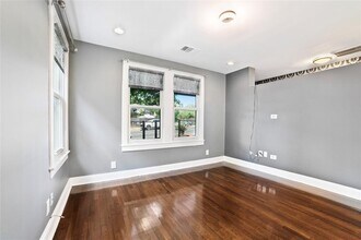 903 W Mary St in Austin, TX - Foto de edificio - Building Photo