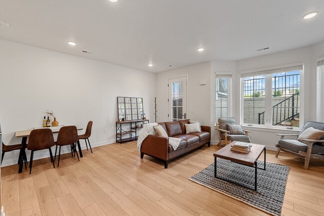 property at 1206 SW Franklin Ct