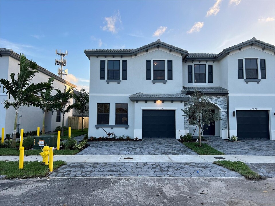 13072 SW 286th Terrace in Homestead, FL - Building Photo