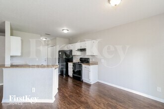 3332 Rogue St in North Port, FL - Building Photo - Building Photo