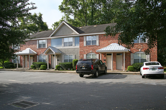 Campus Corner in Tallahassee, FL - Building Photo - Building Photo