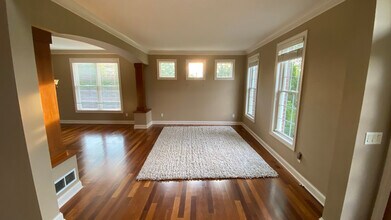 10694 Maple Blvd in Woodbury, MN - Building Photo - Building Photo