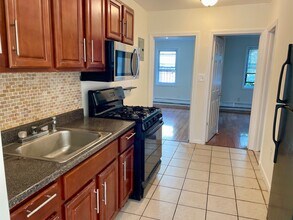 111 Rogers Ave, Unit 2 in Brooklyn, NY - Building Photo - Building Photo