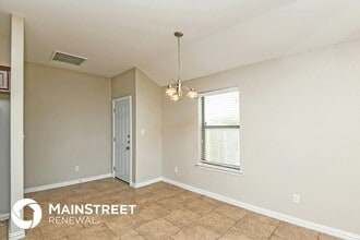 8100 Raleigh Dr in Fort Worth, TX - Building Photo - Building Photo