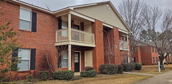 Rock Pointe Apartments in Thomasville, AL - Building Photo