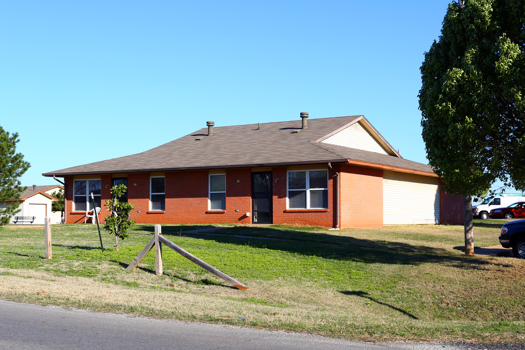 Roscoe Dunjee Senior Living Center in Spencer, OK - Building Photo