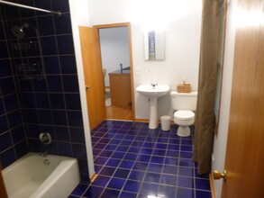 2208 Milwaukee Ave in Minneapolis, MN - Building Photo - Building Photo