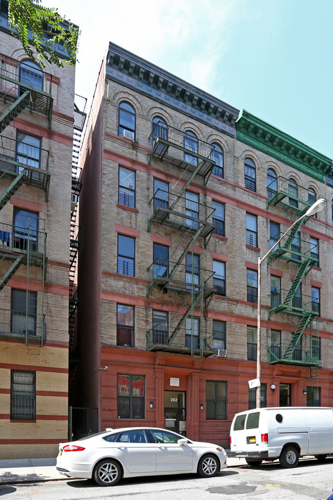 202 W 149th St in New York, NY - Building Photo