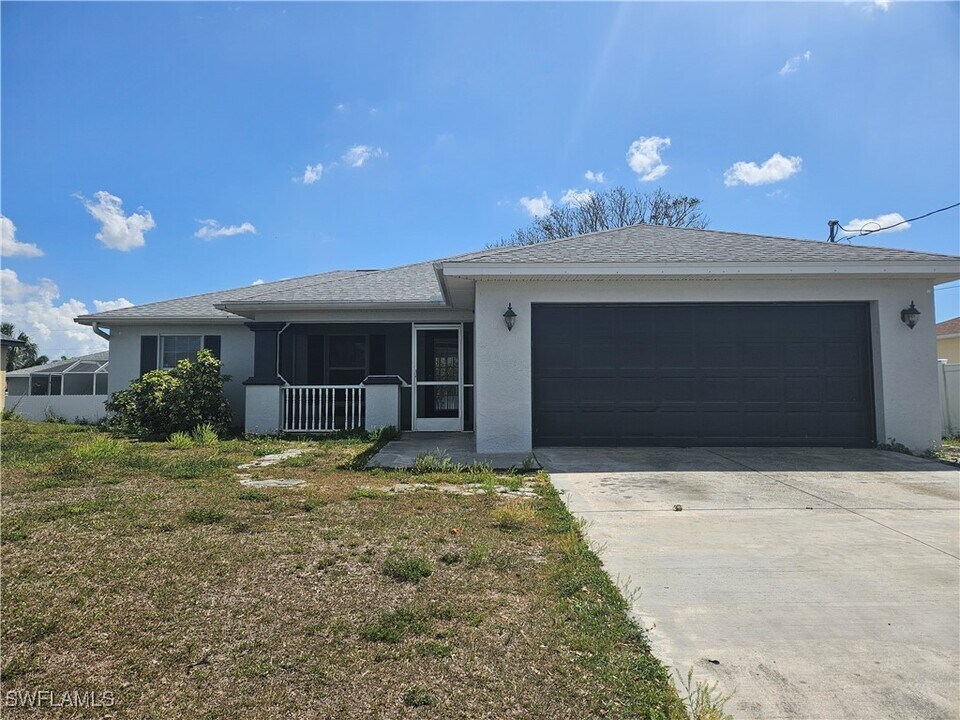 4913 Bywood St in Lehigh Acres, FL - Building Photo
