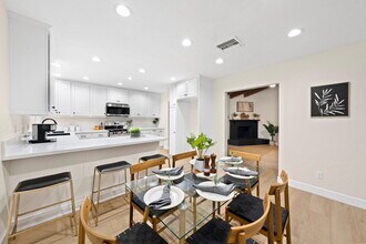 9334 Lakeview Rd in Lakeside, CA - Foto de edificio - Building Photo