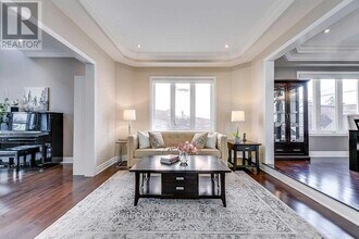 1276 Kestell Blvd. in Oakville, ON - Building Photo - Building Photo