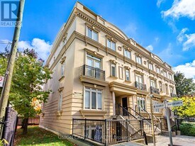 60 Carr St in Toronto, ON - Building Photo