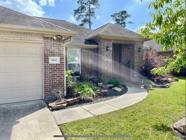 9311 E Lakeside Dr in Magnolia, TX - Building Photo - Building Photo