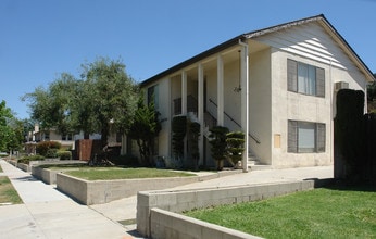 728 S Marengo Ave in Pasadena, CA - Foto de edificio - Building Photo