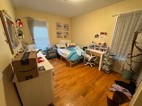 10 Jay St, Unit 2 in Somerville, MA - Building Photo - Building Photo