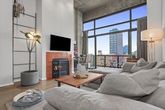 321 S Sangamon St in Chicago, IL - Building Photo - Building Photo