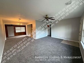 237 Berkshire Ln in Beaumont, TX - Building Photo - Building Photo