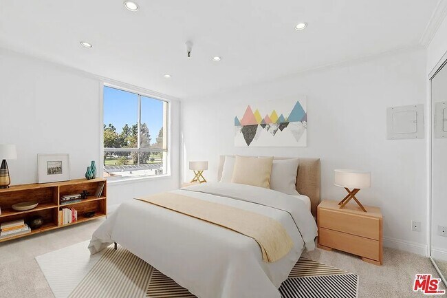 5143 Bakman Ave, Unit 201 in North Hollywood, CA - Foto de edificio - Building Photo