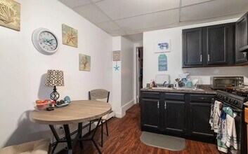 31 Dana Ave, Unit 1 in Albany, NY - Building Photo - Building Photo