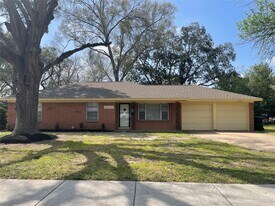 2015 Wycliffe Dr in Houston, TX - Building Photo