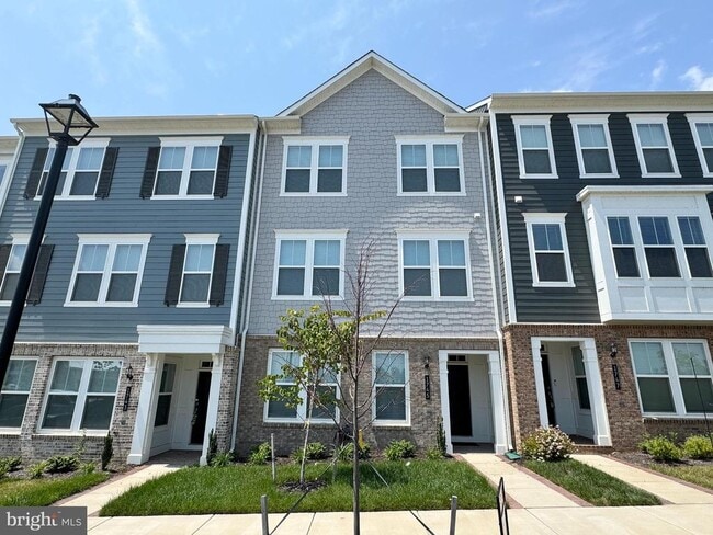 property at 1745 Riverbluff Ave