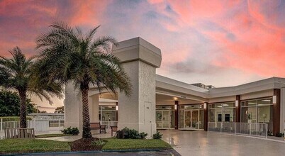 8888 Kings Dr in Boynton Beach, FL - Building Photo - Building Photo