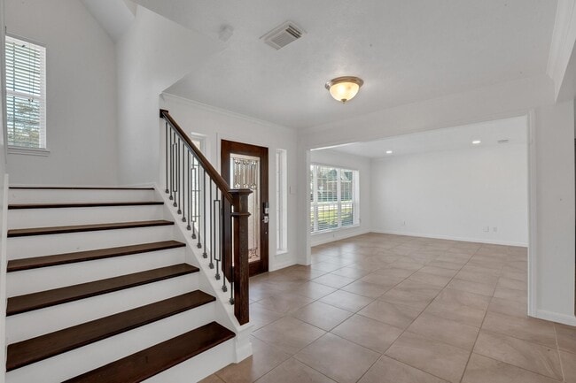 property at 4422 Warwick Dr