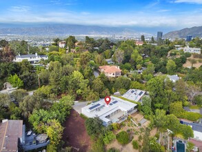 3525 Berry Dr, Unit Private Berry Retreat in Studio City, CA - Foto de edificio - Building Photo