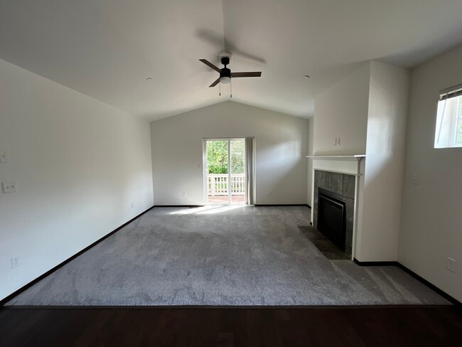 703 Kodiak Ln in Bellingham, WA - Building Photo - Building Photo