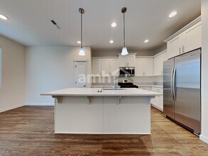 1013 NE 11th Way in Battle Ground, WA - Foto de edificio - Building Photo