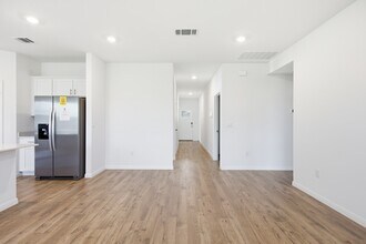 1904 Marlin Spike Dr in Leander, TX - Building Photo - Building Photo