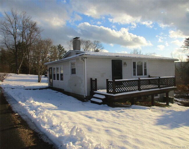 44 Academy Ave in Sparrow Bush, NY - Building Photo - Building Photo