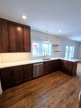 240 Lathrop Ave, Unit 1 in Forest Park, IL - Foto de edificio - Building Photo