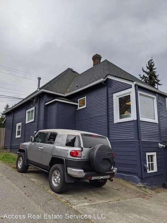 2076 Ponderosa Ct in Bellingham, WA - Building Photo