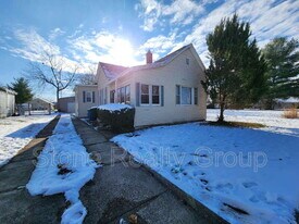 1645 Spruce St in Terre Haute, IN - Building Photo