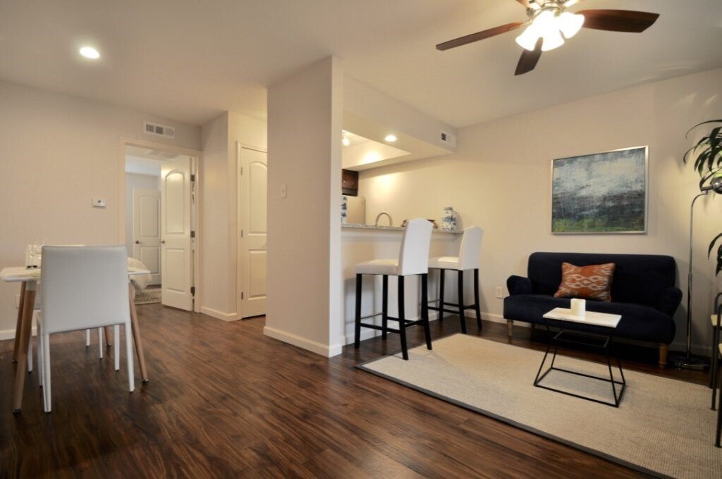 4903-4911 Junius St in Dallas, TX - Building Photo