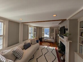 15 Washington St in Marblehead, MA - Building Photo - Building Photo