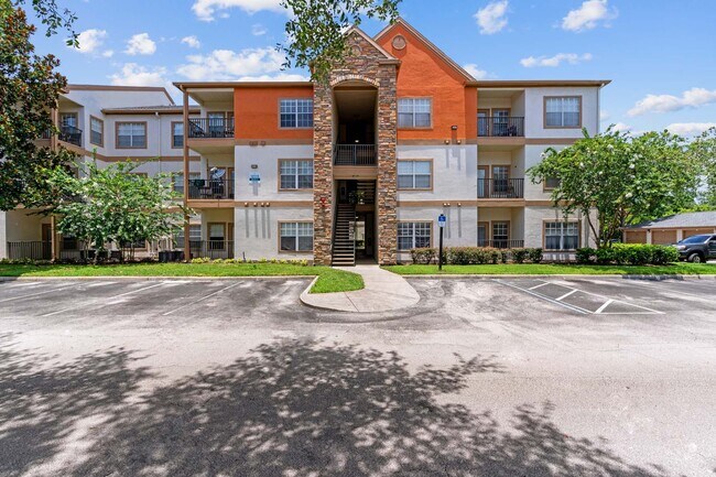 The Monaco at Waterford Lakes in Orlando, FL - Foto de edificio - Building Photo