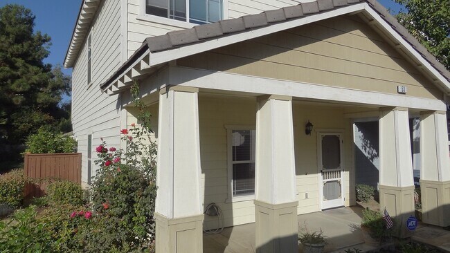 53 Orangewood Ct in Redlands, CA - Building Photo - Building Photo