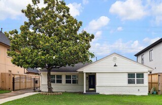 3818 Childress St in Houston, TX - Building Photo